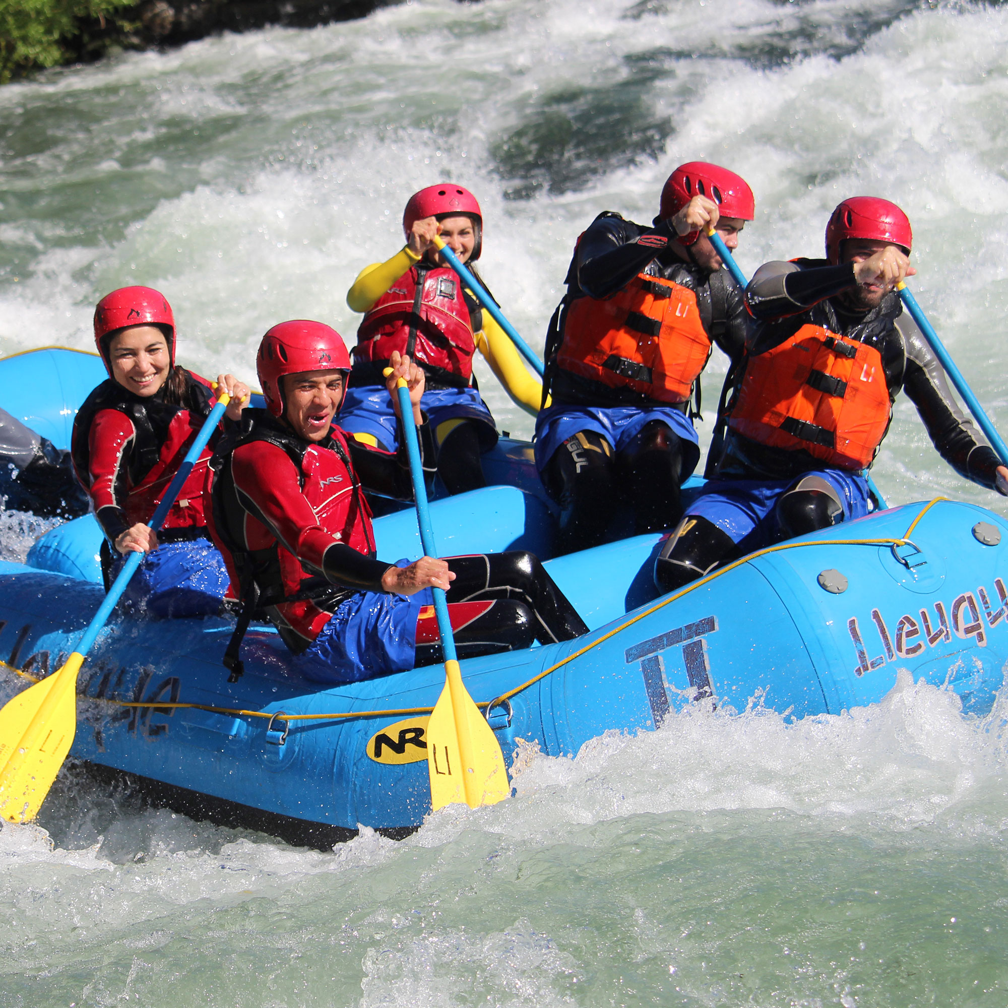 Camping Lleuque Pucón rafting