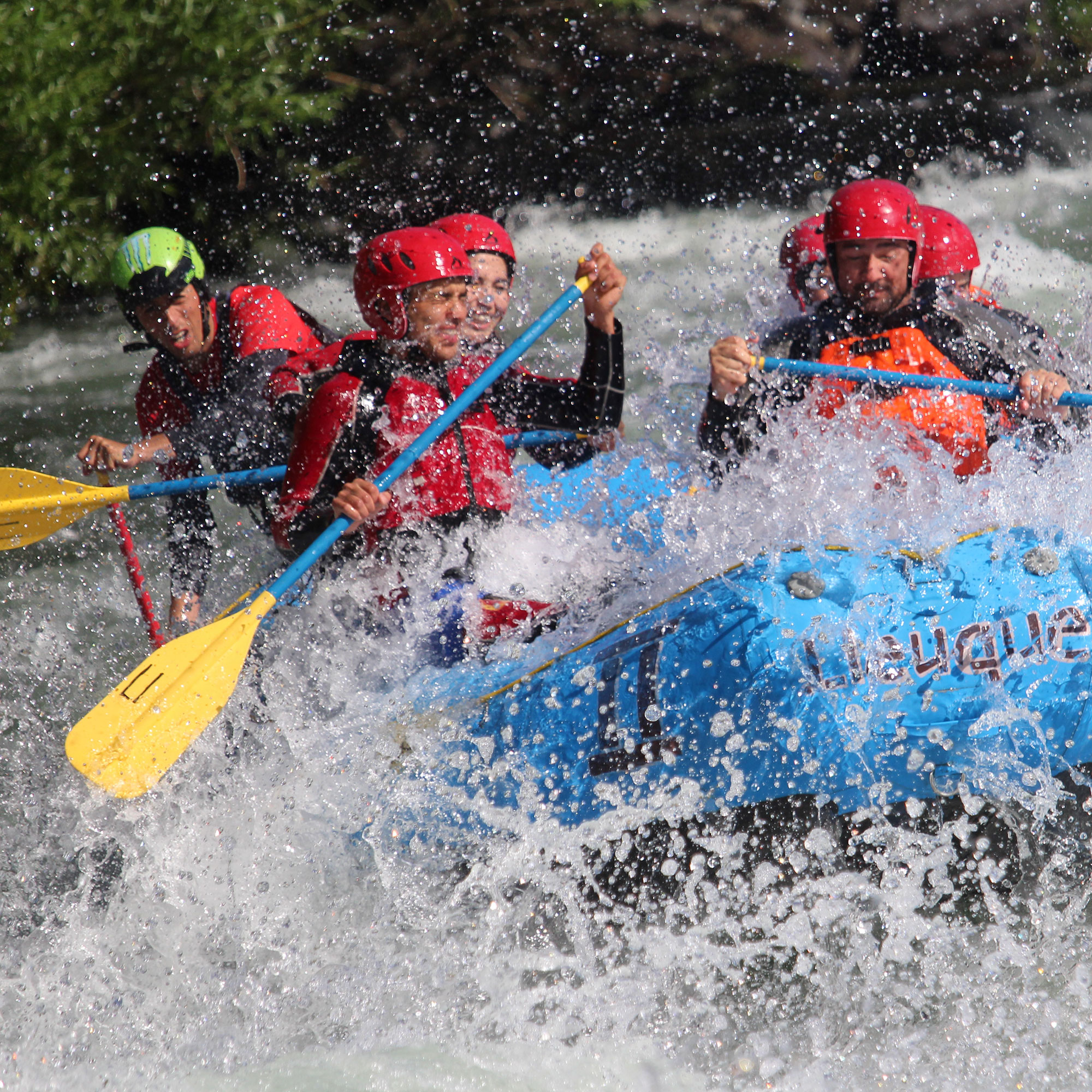 Camping Lleuque Pucón rafting